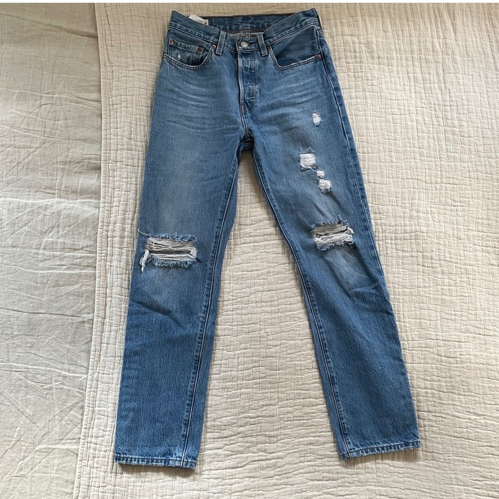 Levi's 501 Distressed Jeans 26